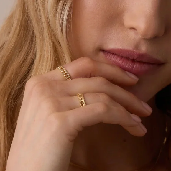 Gorjana Mini Stackable Ring Set - Gold - Size 7 - Picture 4 of 7